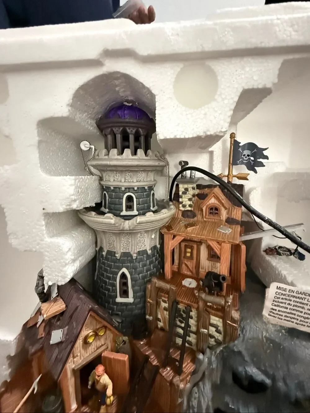 #65362 LEMAX SPOOKY TOWN : LIGHTED ISLE OF DOOM LIGHTHOUSE - MUSICAL PIRATES